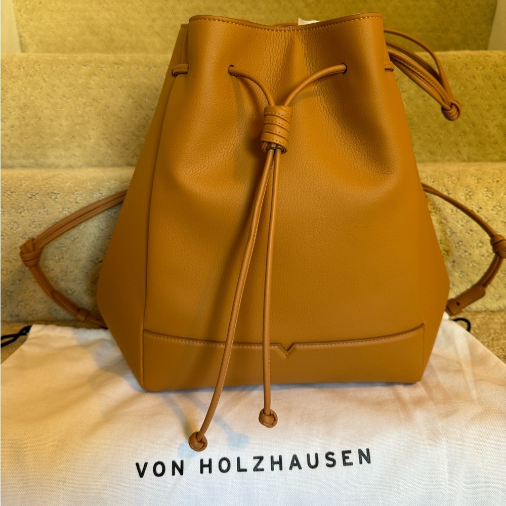 Von Holzhausen Large Bucket Backpack in Caramel